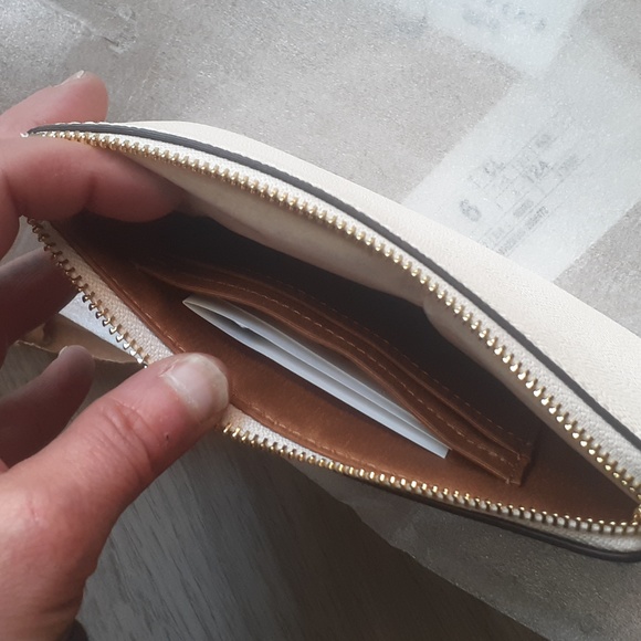 Coach wristlet - Picture 3 of 11